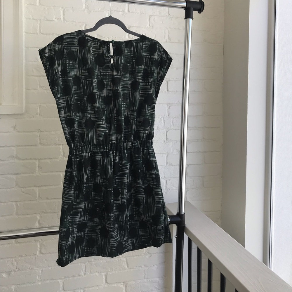 Peppermint dress size medium green